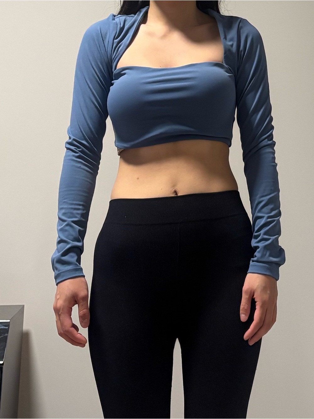 Women’s Blue Long-Sleeve Cropped Top